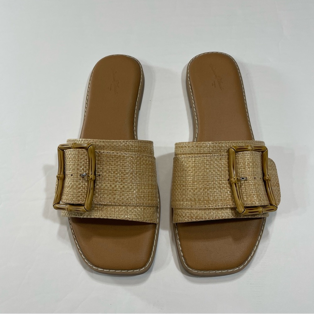 Universal Threads. Size: 7.5. Women’s Sandals. Brown Sandals.
